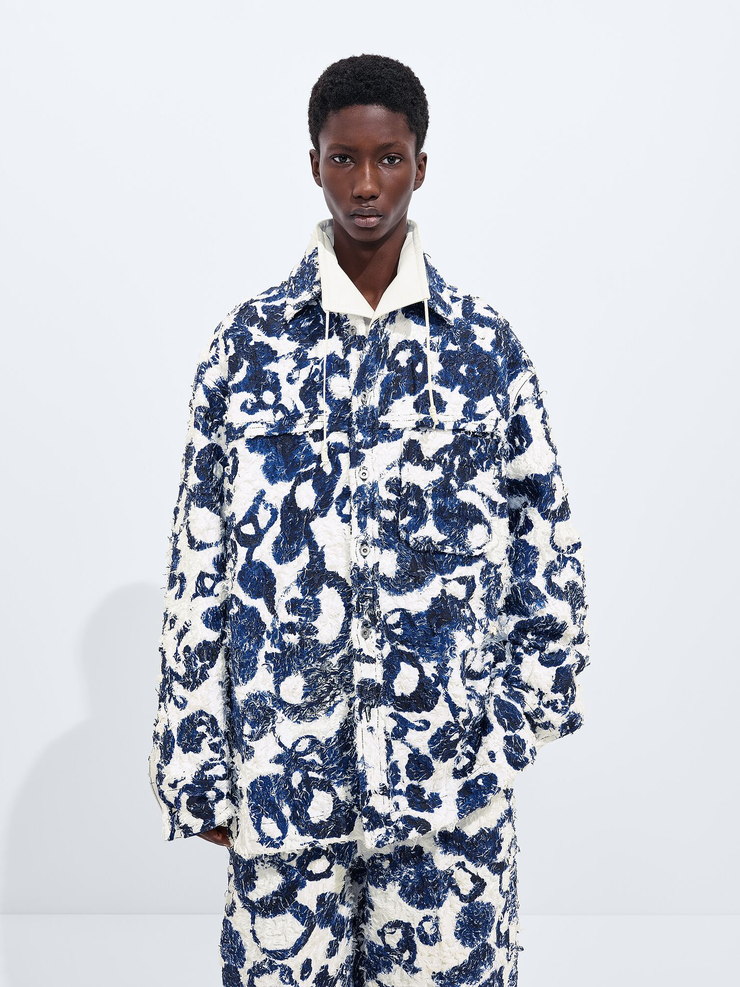 Input: a blue and white fil coupe overshirt and matching trousers