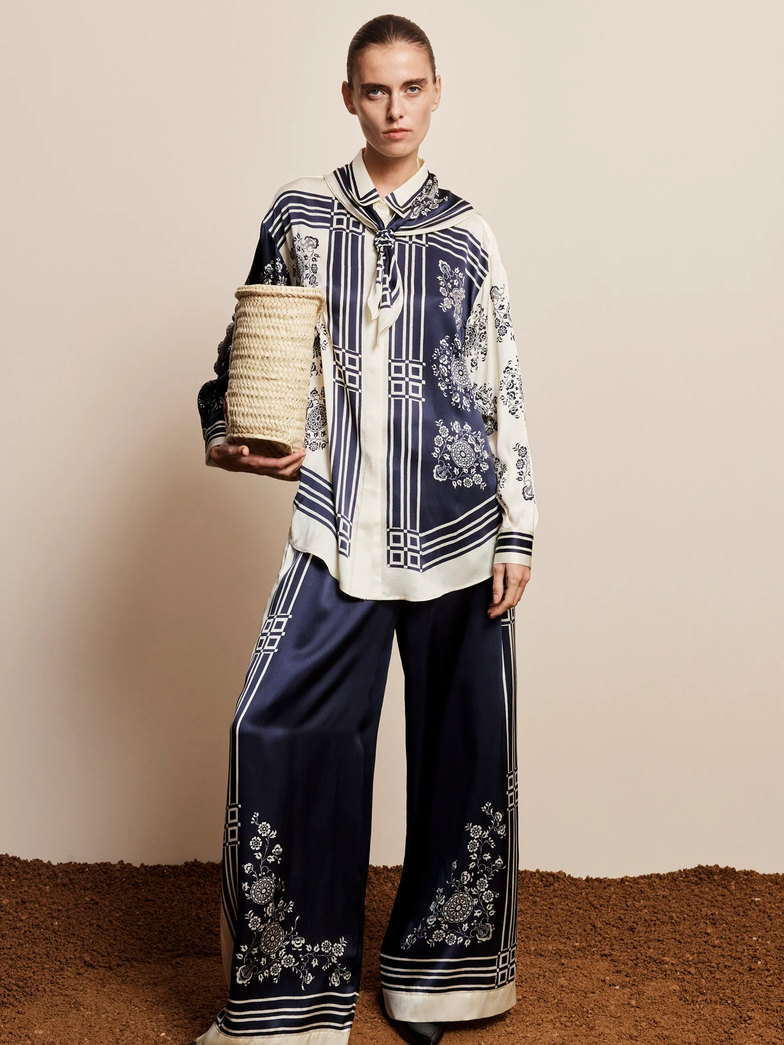 The garment: Navy print trouser