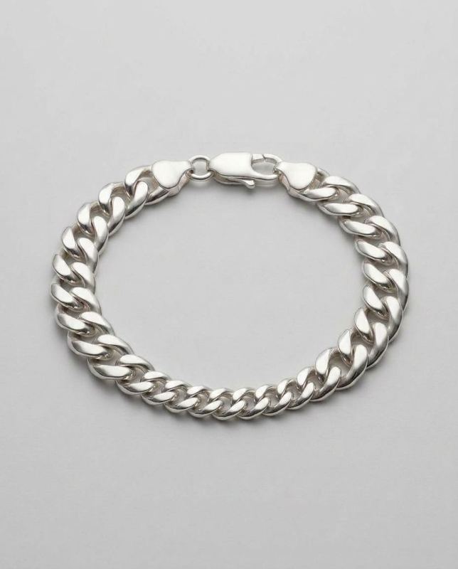 Reconstruction of a rejected frame: Re-linked the bracelet: finer, tighter links than the one we sent.