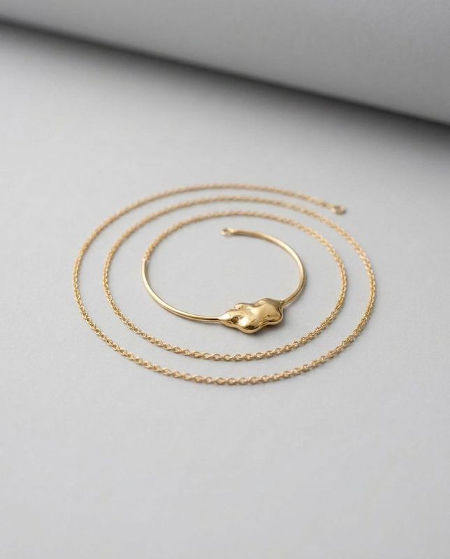 Reconstruction of a rejected frame: The links fuse into a solid strand at the clasp. A chain is made of links.